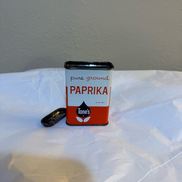 Tone’s Paprika Tin. Made in Des Moines, IA - Picture 2 of 10